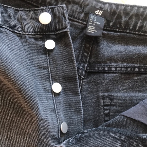 H&M Destructed Grey Denim Shorts Size 12 - Picture 3 of 4